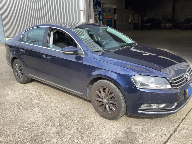 Volkswagen Passat 1.6 TDI Comfortline BlueMotion Tech 2015 – снимка 12