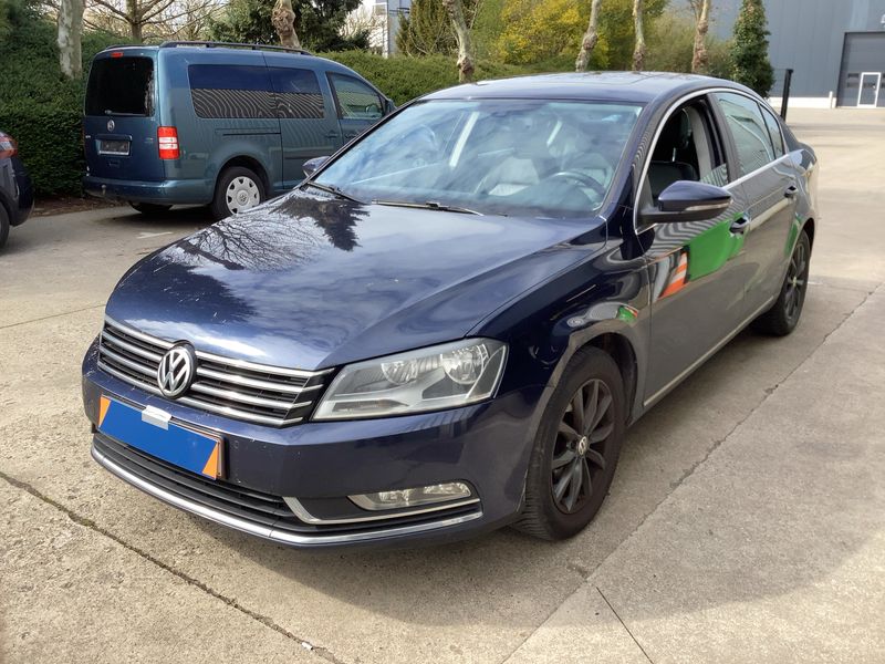 Volkswagen Passat 1.6 TDI Comfortline BlueMotion Tech 2015 – снимка 1