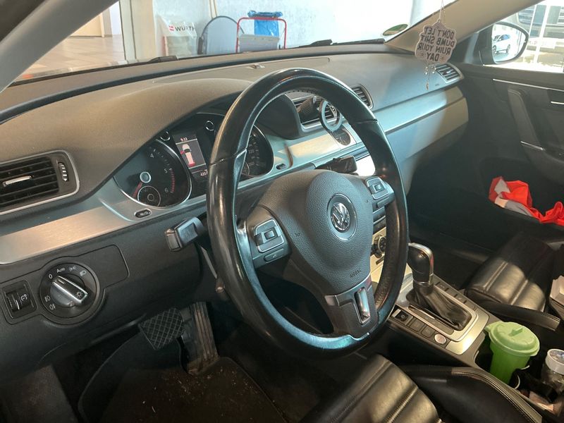 Volkswagen Passat 2.0 TDI Highline BlueMotion Tech 2013 – снимка 31