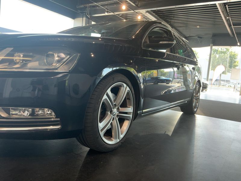 Volkswagen Passat 2.0 TDI Highline BlueMotion Tech 2013 – снимка 2