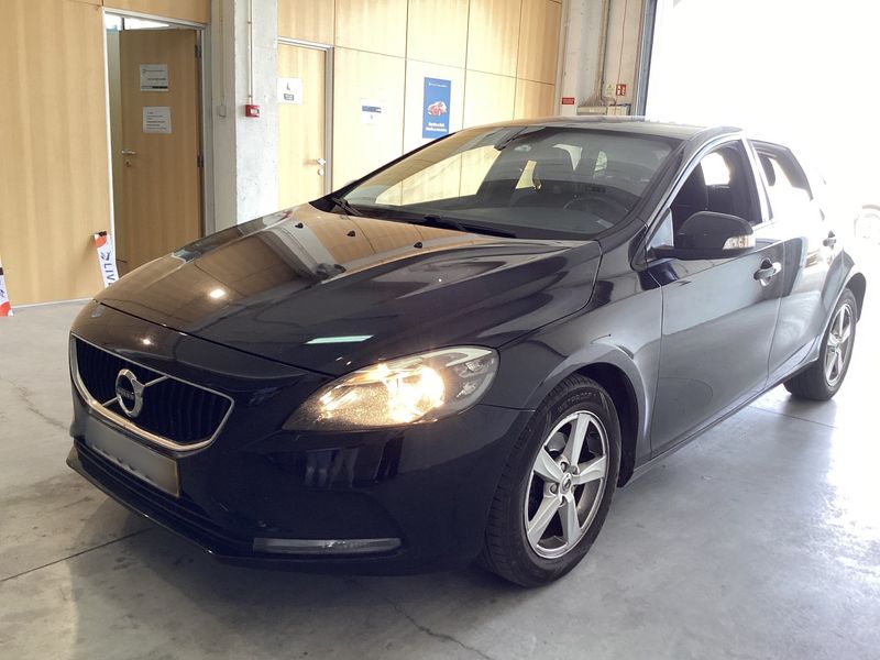Volvo V40 2.0 D2 Kinetic 2018 – снимка 1