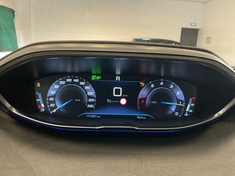 Peugeot 3008 1.2 PureTech Allure 2018 – снимка 18
