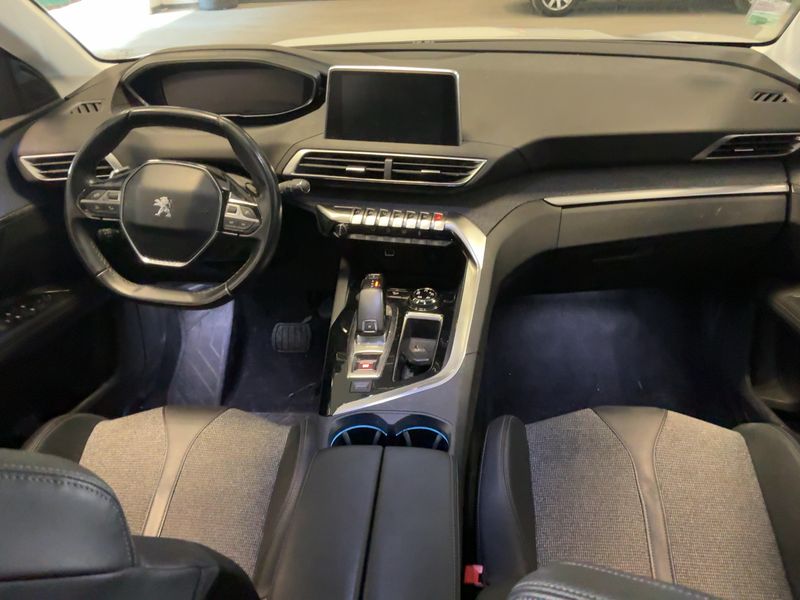 Peugeot 3008 1.2 PureTech Allure 2018 – снимка 17