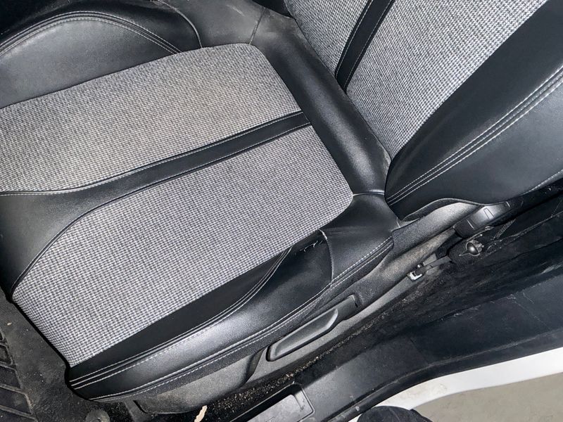 Peugeot 3008 1.2 PureTech Allure 2018 – снимка 22