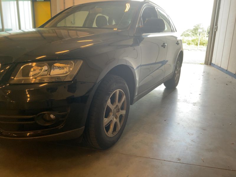 Audi Q5 2.0 TFSI quattro 2009 – снимка 2