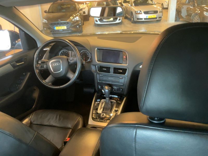 Audi Q5 2.0 TFSI quattro 2009 – снимка 17