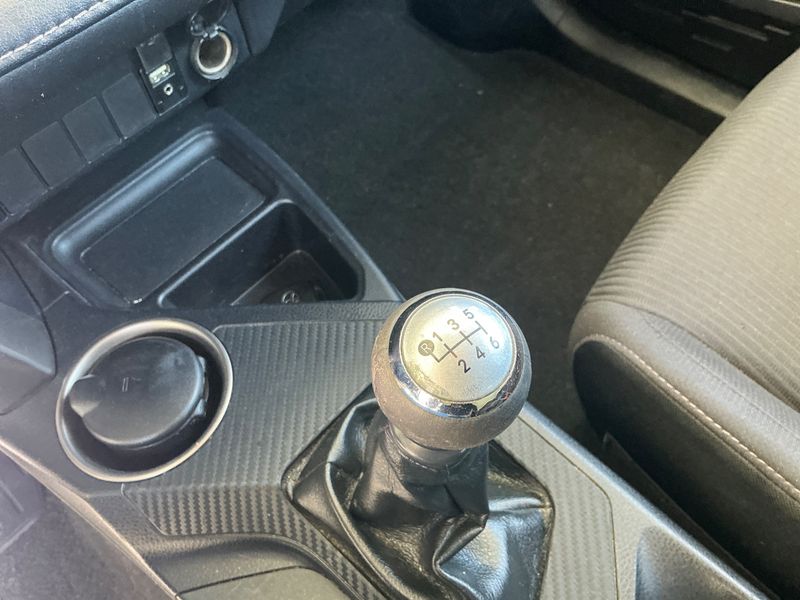 Toyota RAV 4 2.2 D-4D Style 2013 – снимка 25