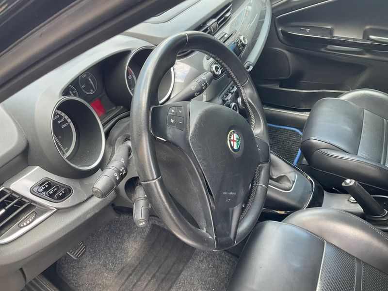 Alfa Romeo Giulietta 1.6 JTDM Distinctive 2012 – снимка 30