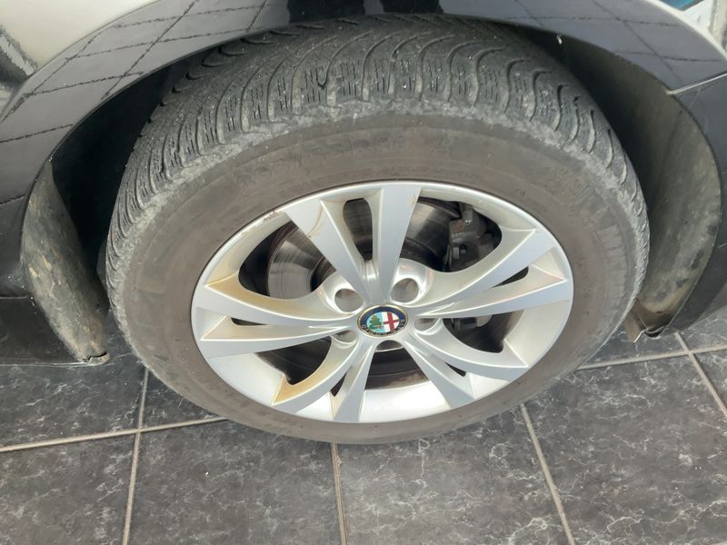 Alfa Romeo Giulietta 1.6 JTDM Distinctive 2012 – снимка 11