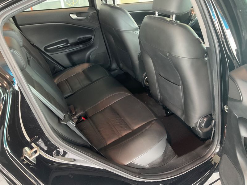 Alfa Romeo Giulietta 1.6 JTDM Distinctive 2012 – снимка 28