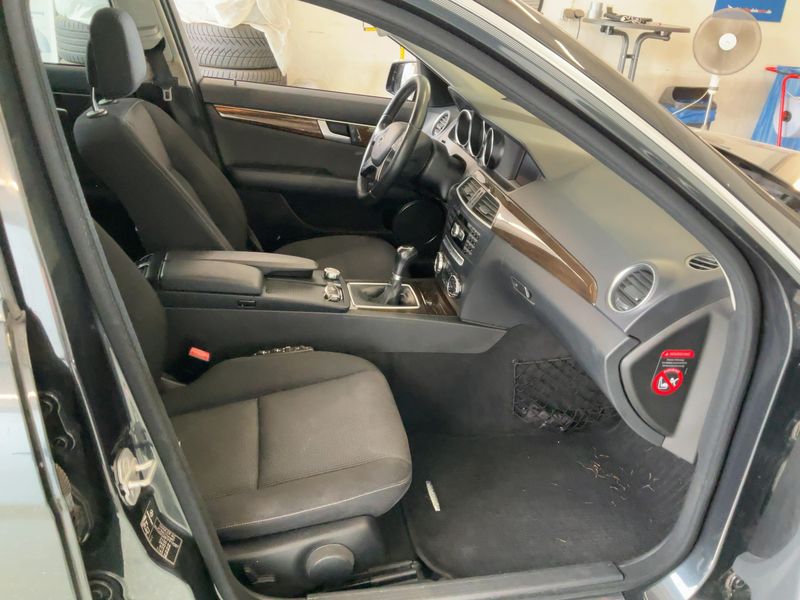 Mercedes-Benz C-Klasse C 200 CGI T BlueEfficiency Classic 2012 – снимка 16