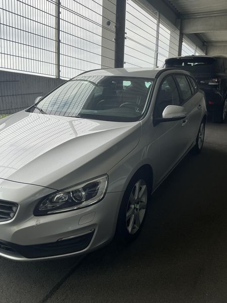 Volvo V60 2.0 D3 Linje Business 2016 – снимка 2