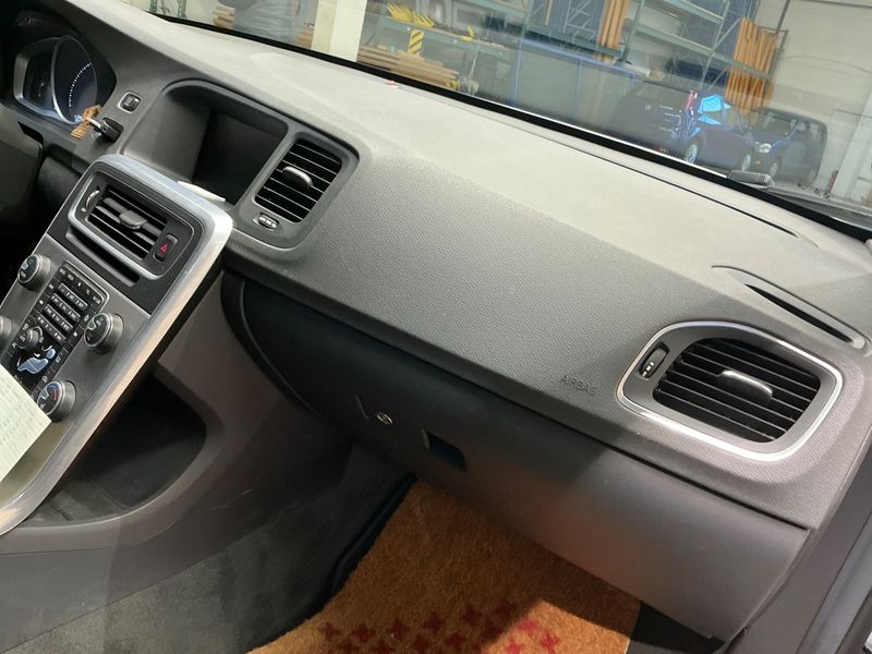 Volvo V60 2.0 D3 Linje Business 2016 – снимка 25