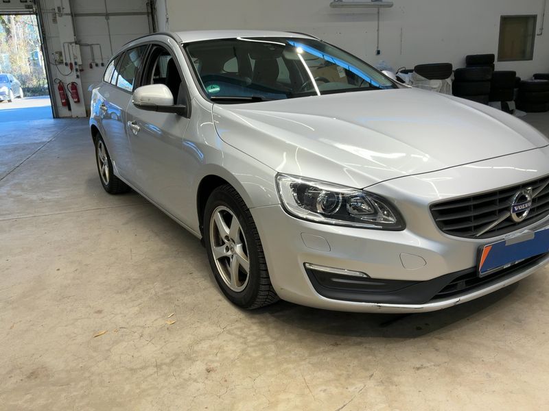 Volvo V60 2.0 D3 Linje Business 2016 – снимка 12