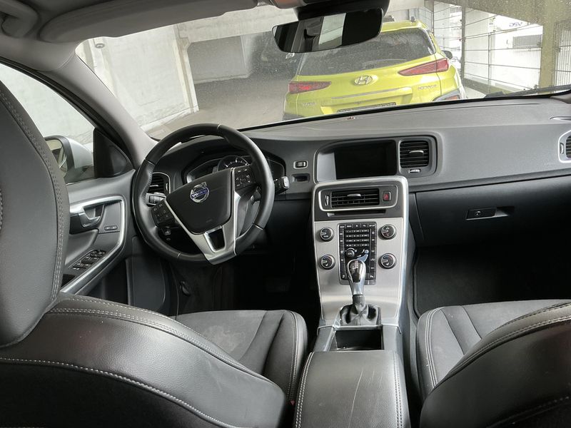 Volvo V60 2.0 D3 Linje Business 2016 – снимка 17
