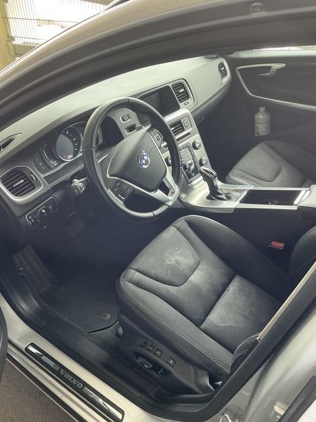 Volvo V60 2.0 D3 Linje Business 2016 – снимка 16