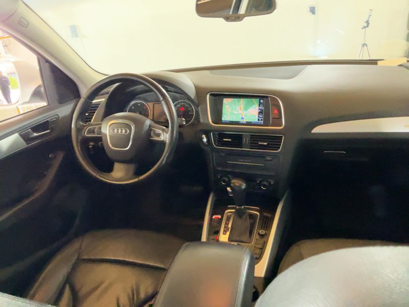 Audi Q5 2.0 TDI quattro 2009 – снимка 18