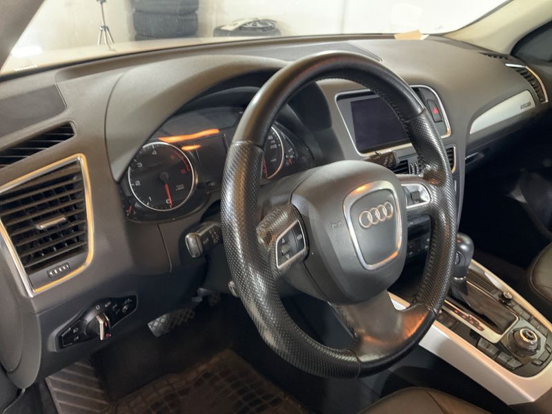 Audi Q5 2.0 TDI quattro 2009 – снимка 25