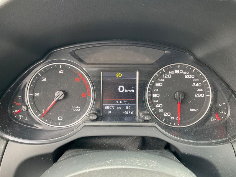 Audi Q5 2.0 TDI quattro 2009 – снимка 19