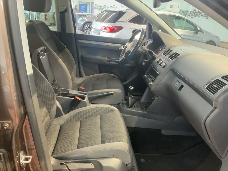 Volkswagen Touran 1.6 TDI Comfortline BlueMotion Tech 2012 – снимка 17