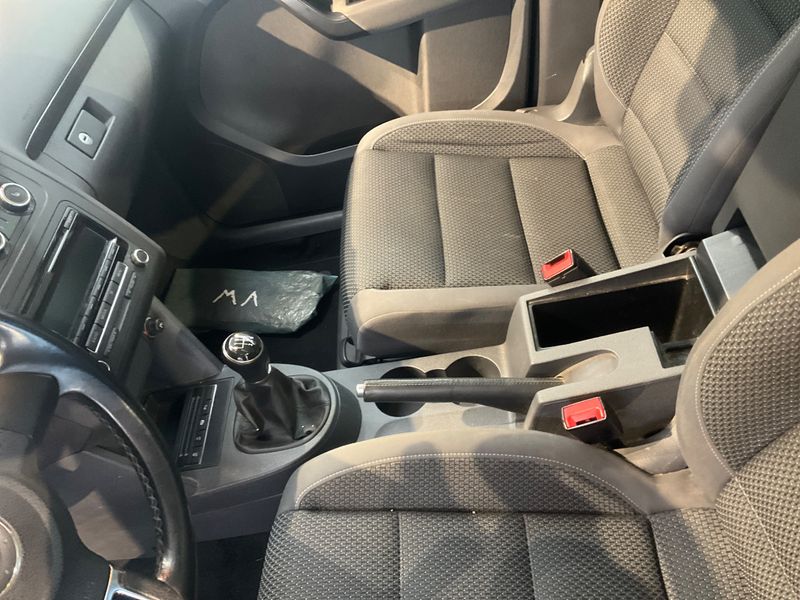 Volkswagen Touran 1.6 TDI Comfortline BlueMotion Tech 2012 – снимка 40