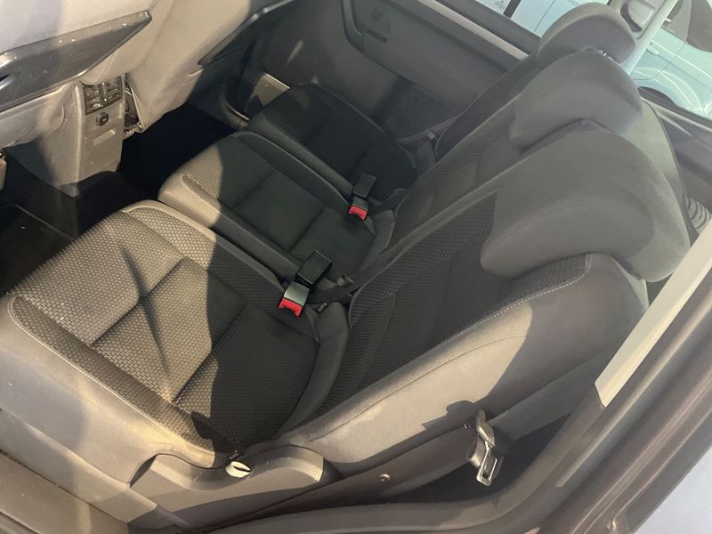 Volkswagen Touran 1.6 TDI Comfortline BlueMotion Tech 2012 – снимка 36
