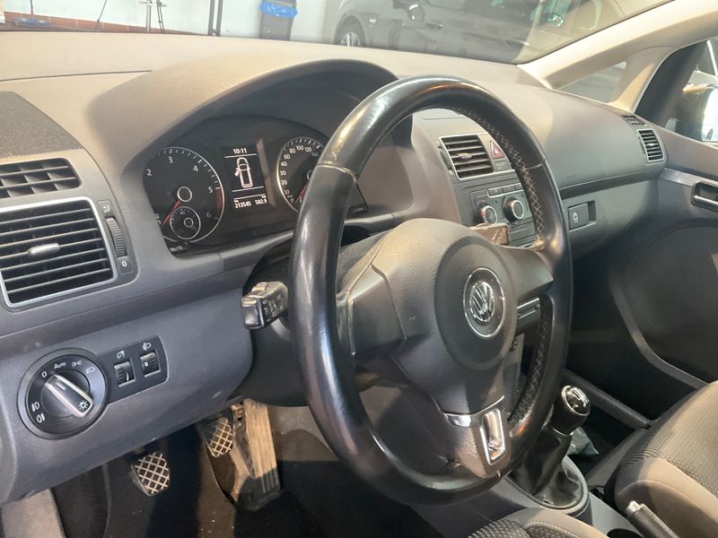 Volkswagen Touran 1.6 TDI Comfortline BlueMotion Tech 2012 – снимка 41