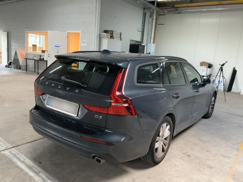 Volvo V60 2.0 D3 Momentum 2018 – снимка 8