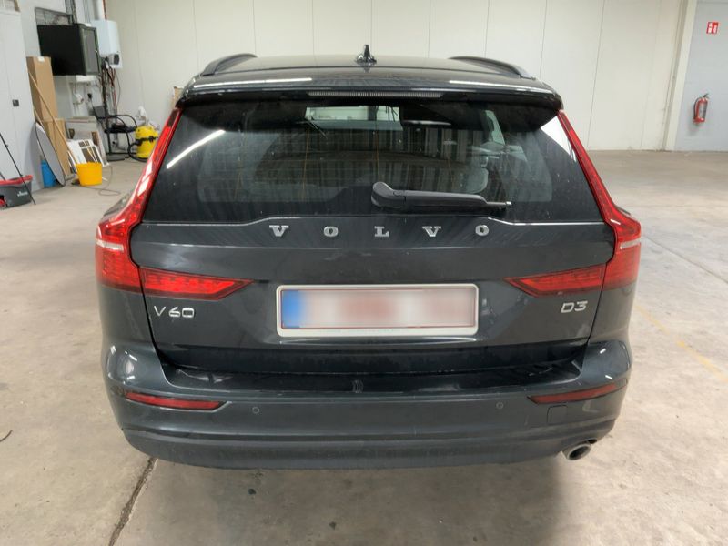 Volvo V60 2.0 D3 Momentum 2018 – снимка 7