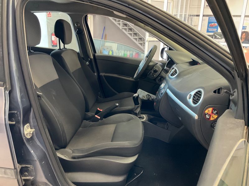 Renault Clio 1.5 dCi Expression 2010 – снимка 3