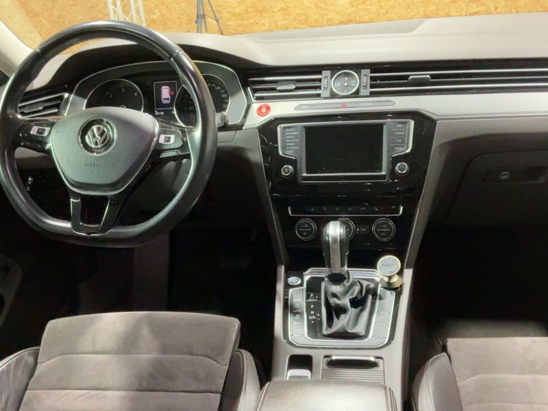 Volkswagen Passat 2.0 TDI Highline BlueMotion Tech 2016 – снимка 18