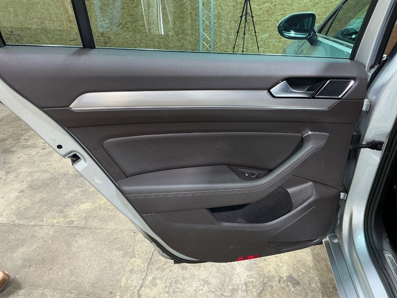 Volkswagen Passat 2.0 TDI Highline BlueMotion Tech 2016 – снимка 34