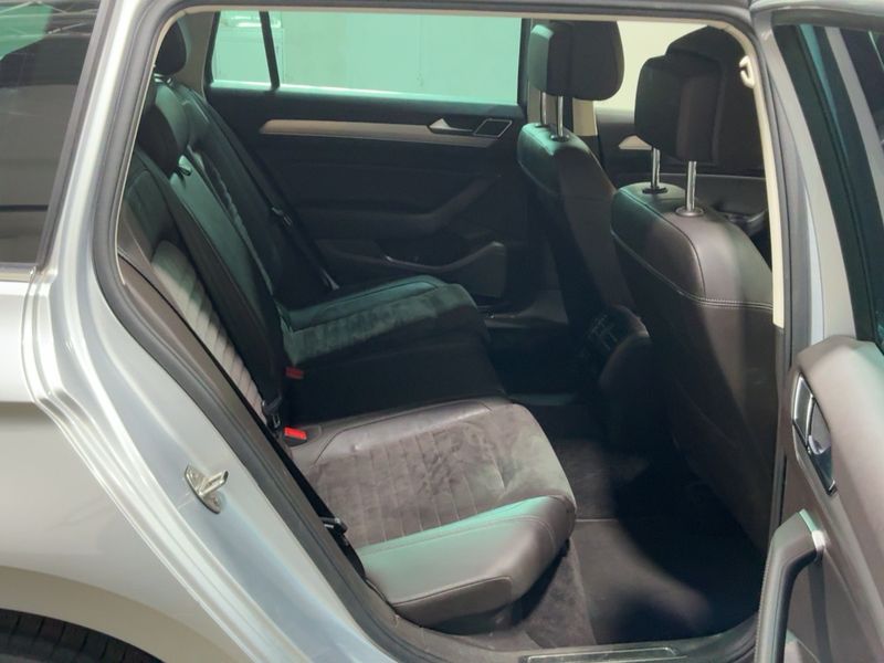 Volkswagen Passat 2.0 TDI Highline BlueMotion Tech 2016 – снимка 20
