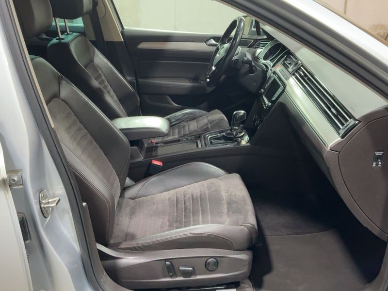 Volkswagen Passat 2.0 TDI Highline BlueMotion Tech 2016 – снимка 17
