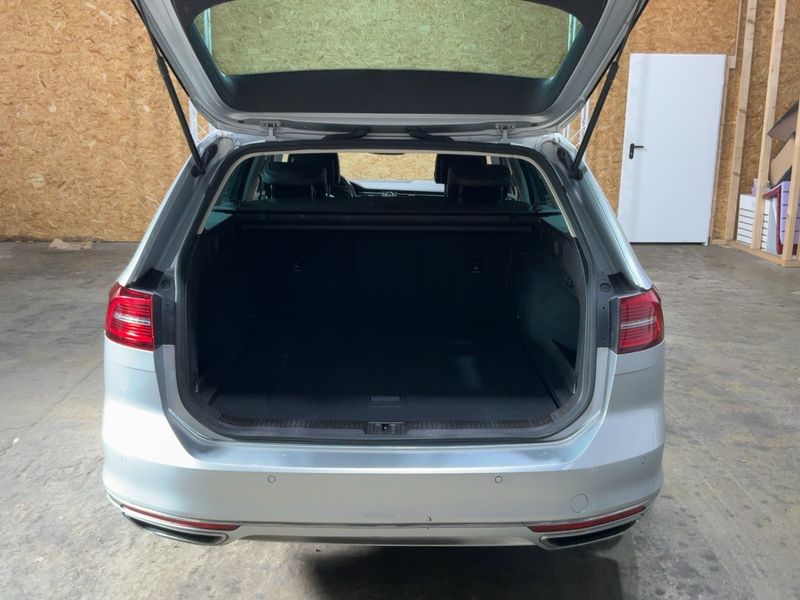 Volkswagen Passat 2.0 TDI Highline BlueMotion Tech 2016 – снимка 16