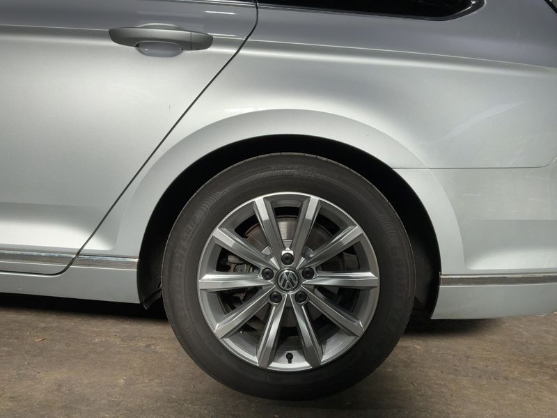 Volkswagen Passat 2.0 TDI Highline BlueMotion Tech 2016 – снимка 5