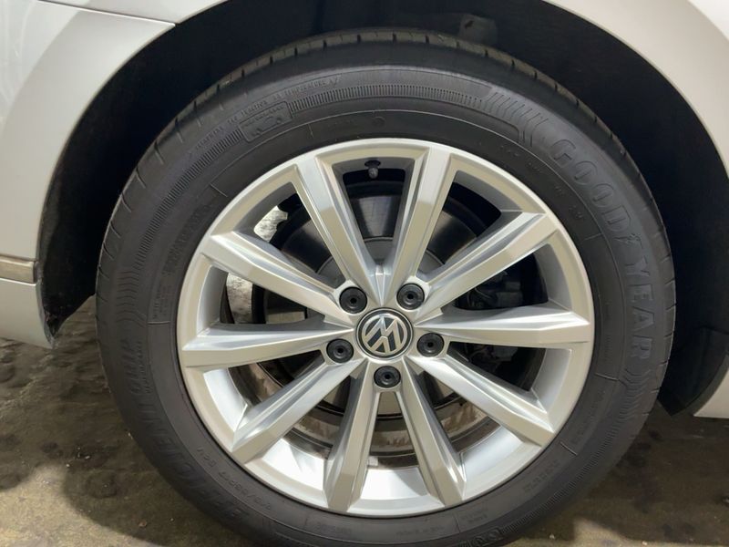 Volkswagen Passat 2.0 TDI Highline BlueMotion Tech 2016 – снимка 9