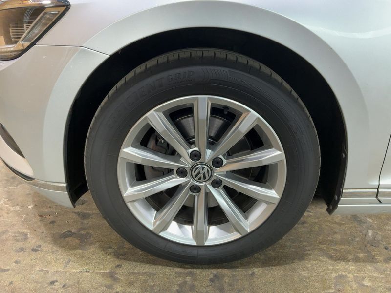 Volkswagen Passat 2.0 TDI Highline BlueMotion Tech 2016 – снимка 3