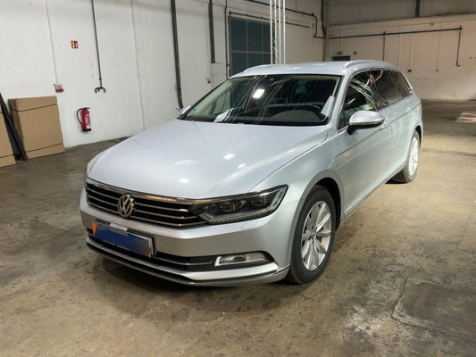 Volkswagen Passat 2.0 TDI Highline BlueMotion Tech 2016 – снимка 1