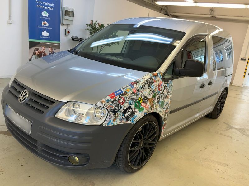 Volkswagen Caddy 1.9 TDI Life Team 2010 – снимка 2