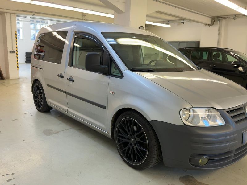 Volkswagen Caddy 1.9 TDI Life Team 2010 – снимка 12