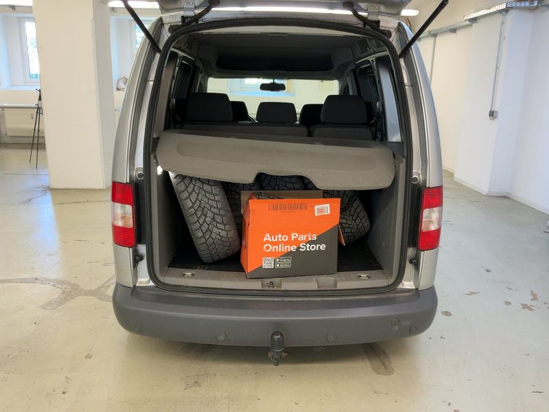 Volkswagen Caddy 1.9 TDI Life Team 2010 – снимка 16