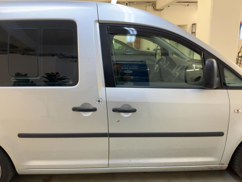 Volkswagen Caddy 1.9 TDI Life Team 2010 – снимка 10