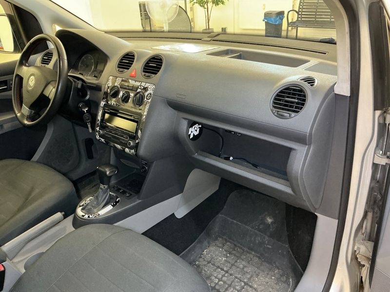 Volkswagen Caddy 1.9 TDI Life Team 2010 – снимка 29