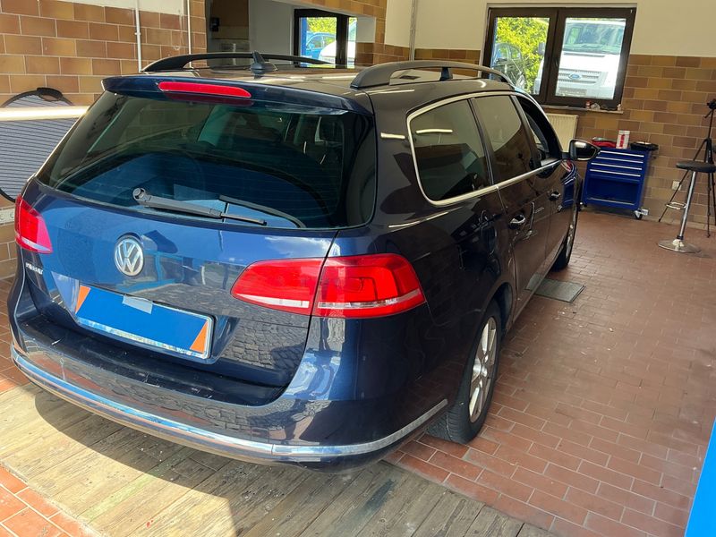 Volkswagen Passat 2.0 TDI Comfortline BlueMotion Tech 2012 – снимка 2
