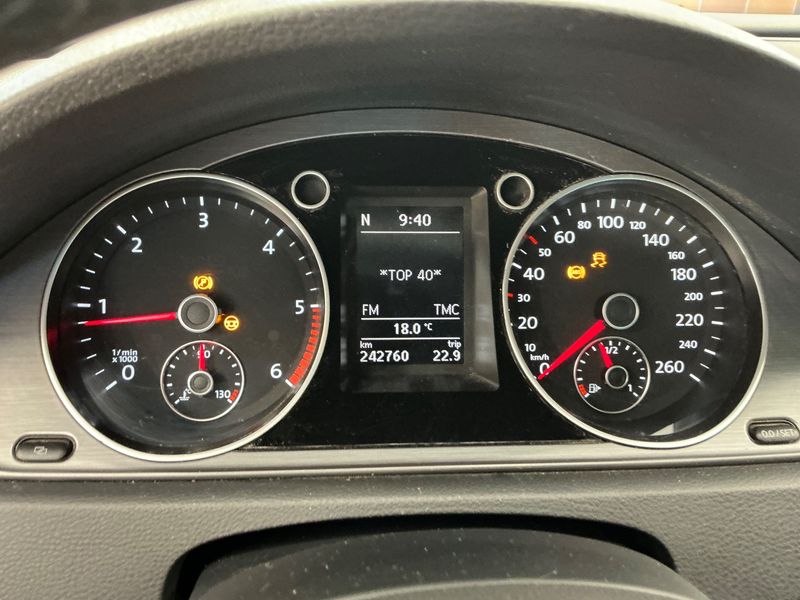 Volkswagen Passat 2.0 TDI Comfortline BlueMotion Tech 2012 – снимка 4