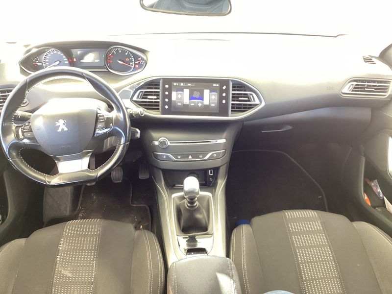 Peugeot 308 1.6 Blue-HDi Allure 2016 – снимка 17