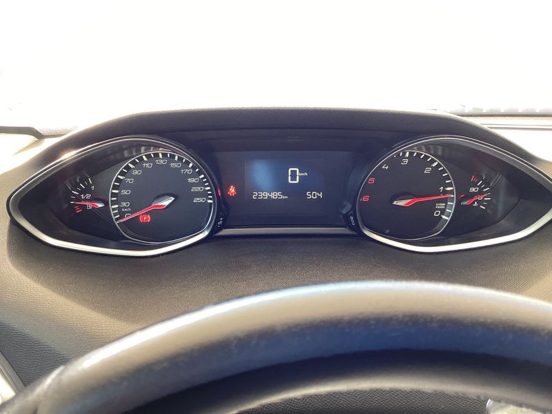 Peugeot 308 1.6 Blue-HDi Allure 2016 – снимка 18