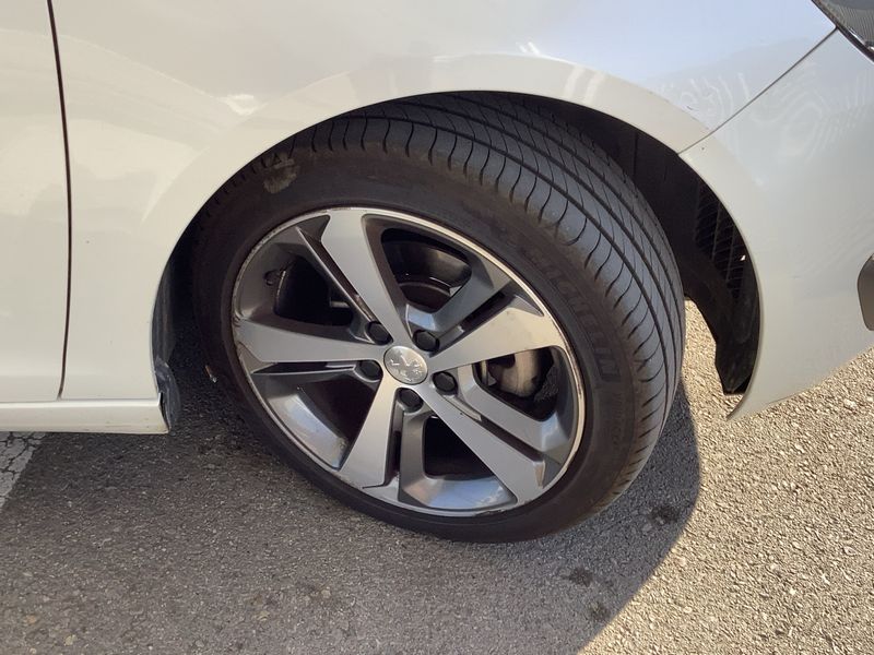 Peugeot 308 1.6 Blue-HDi Allure 2016 – снимка 11