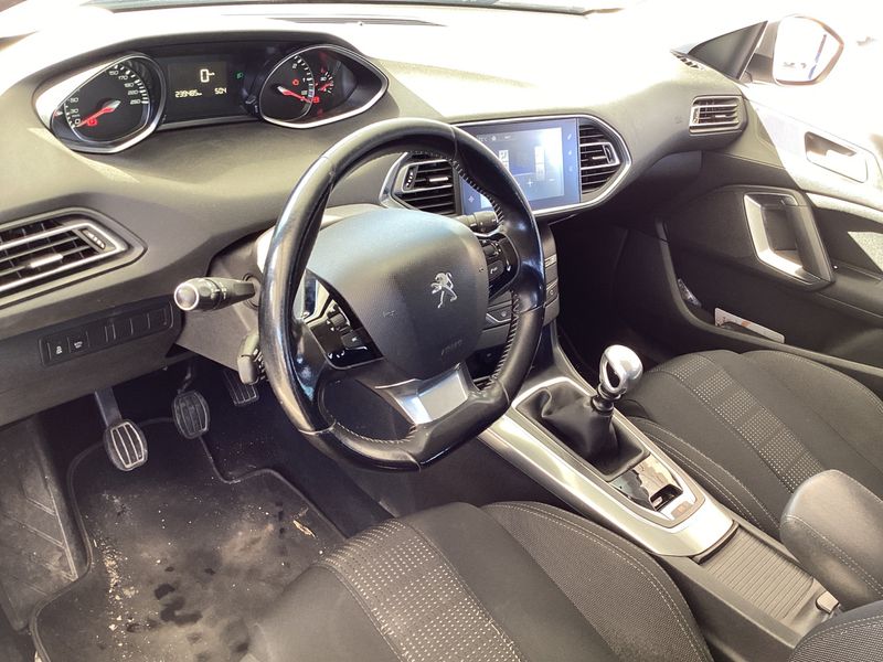 Peugeot 308 1.6 Blue-HDi Allure 2016 – снимка 26